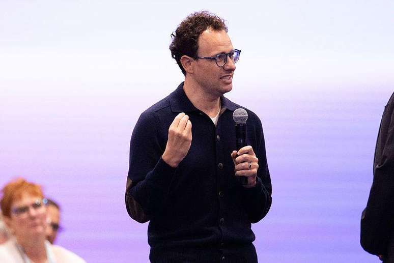 Dario Amodei, da Anthropic, defendeu que o ritmo de desenvolvimento da tecnologia seja reduzido e pediu que governos regulamentem o setor
