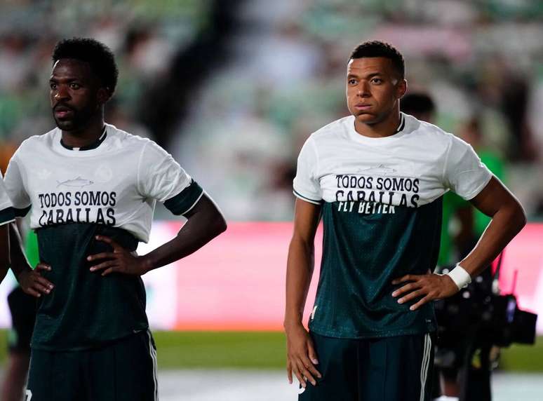 Vini Jr e Kylian Mbapp&eacute; em campanha por Ceuta antes da partida contra o Elche &ndash;