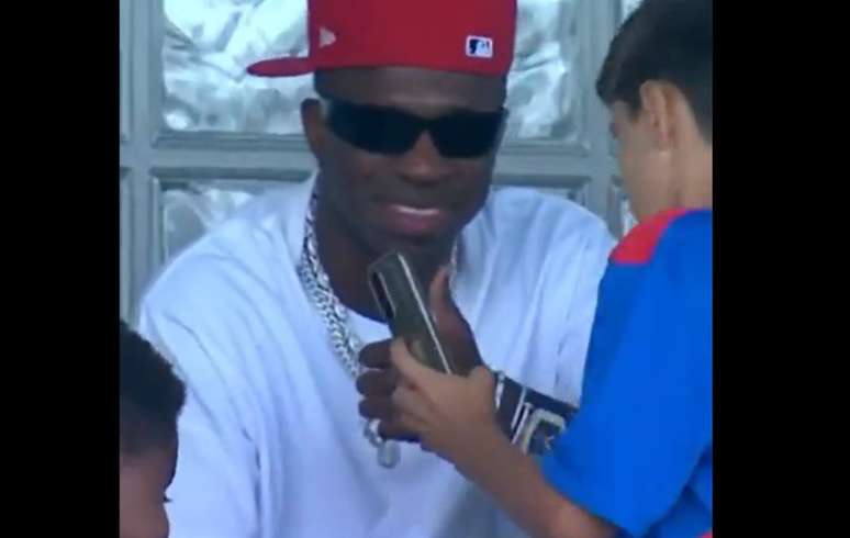 Vini Jr na tribuna do est&aacute;dio do Alverca, em Portugal &ndash;