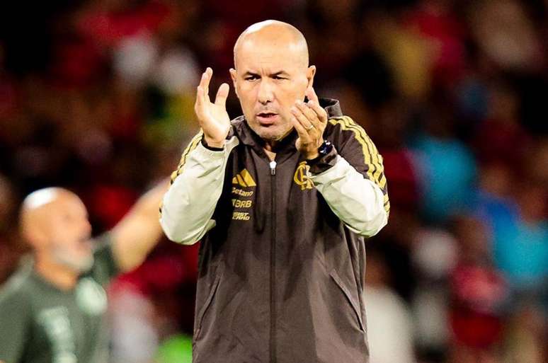 Leonardo Jardim vai ganhando a confian&ccedil;a do torcedor do Flamengo &ndash;