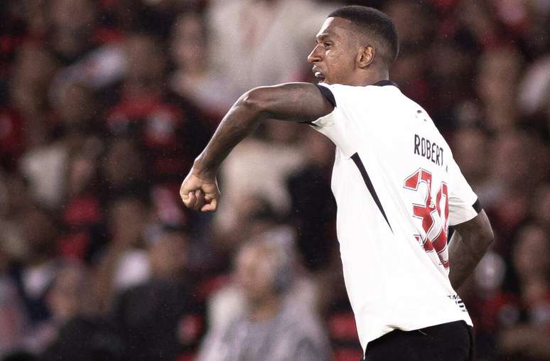 Zagueiro &eacute; figura importante no elenco do Vasco &ndash;