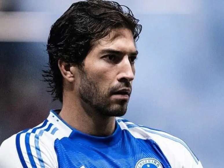 Lucas Silva pelo Cruzeiro 