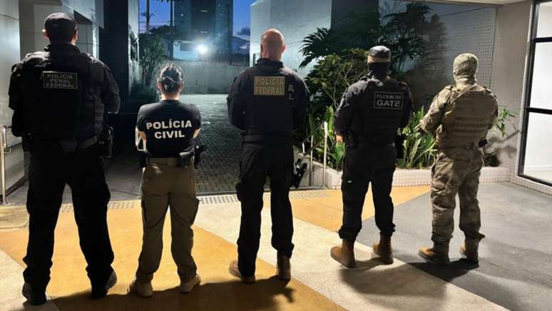 Opera&ccedil;&atilde;o conjunta com a PF em 19 estados e no DF prende 106 pessoas