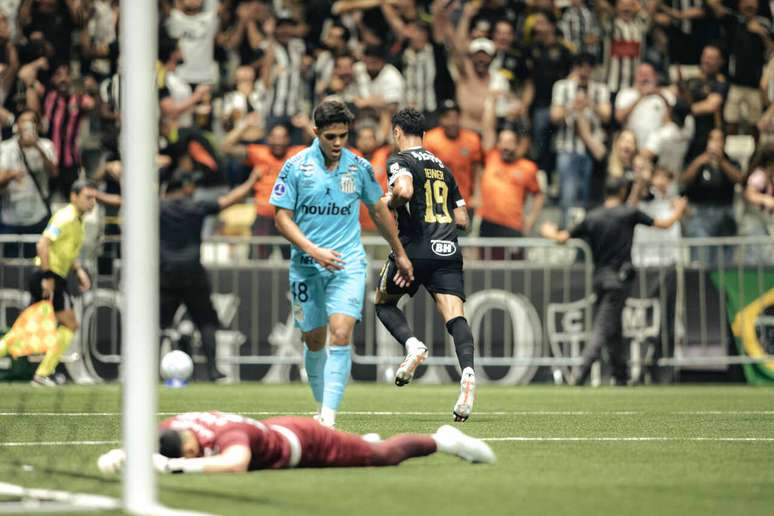 Com o rev&eacute;s, Santos agora ter&aacute; apenas o Brasileir&atilde;o pela frente &ndash;