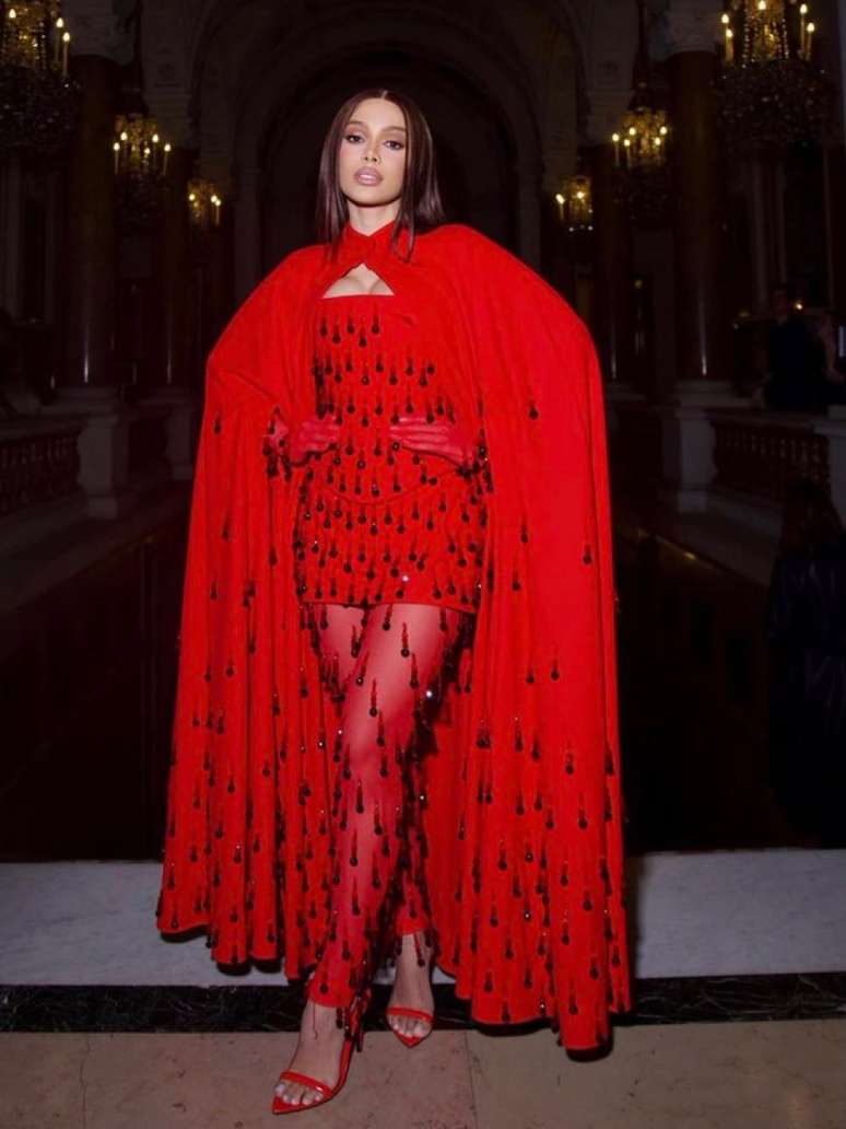 Anitta com look usado no Le D&eacute;fil&eacute; em 2025 