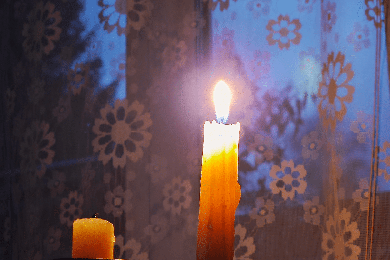A vela amarela ajuda a direcionar a inten&ccedil;&atilde;o para mais entusiasmo, energia e confian&ccedil;a na rotina 