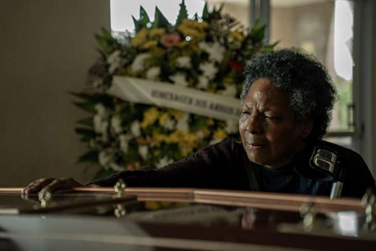 Rejane Faria como Vicentina em 'Vicentina Pede Desculpas', filme com dire&ccedil;&atilde;o e roteiro de Gabriel Martins