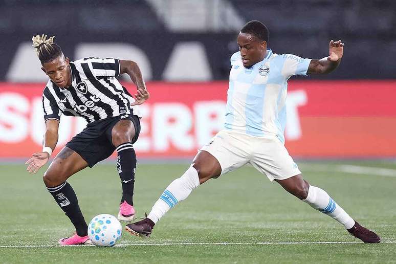 Ol&eacute;! Danilo comeu a bola contra o Gr&ecirc;mio &ndash;