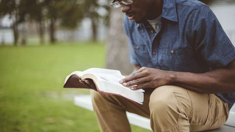 Ler um livro que voc&ecirc; estava adiando, ou que n&atilde;o tinha tempo, pode ser boa atividade para o Dia do Reset