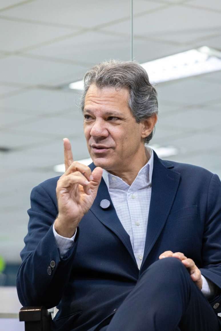 Fernando Haddad, candidato ao governo de S&atilde;o Paulo, concede entrevista ao Estad&atilde;o