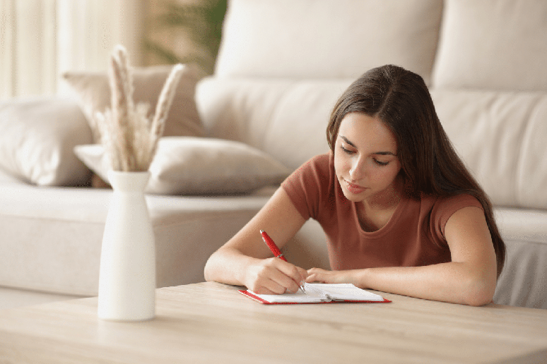 A simpatia do papel pode ajudar a liberar sentimentos negativos e abrir espa&ccedil;o para uma nova fase emocional 