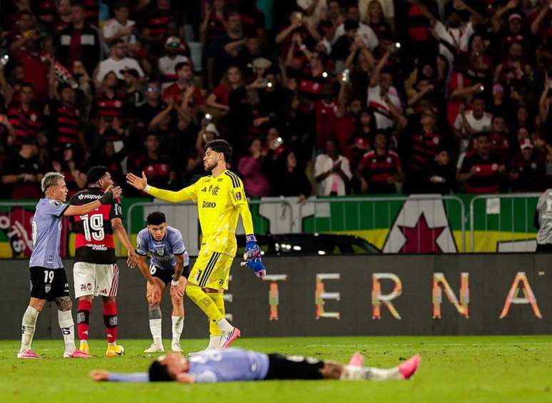Rossi tamb&eacute;m reclamou do gramado do Maracan&atilde;-