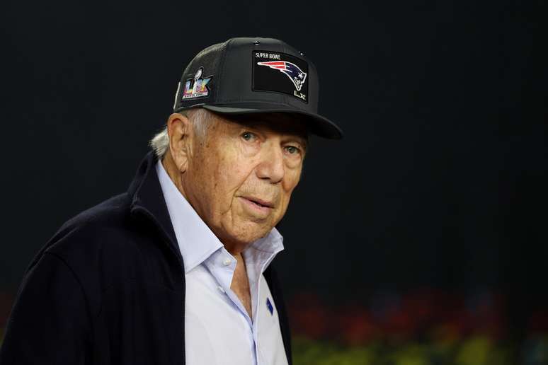 Bilion&aacute;rio Robert Kraft est&aacute; no centro da pol&ecirc;mica envolvendo Ed Sheeran