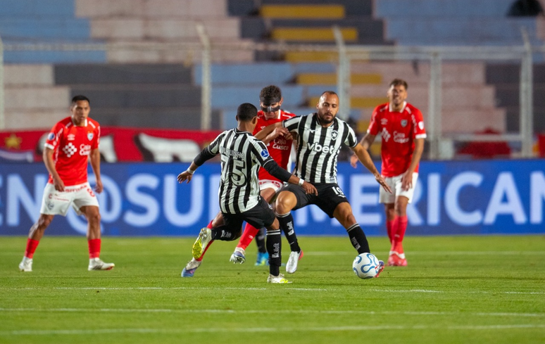 Botafogo sofreu goleada de 6 a 1 para o Cienciano na altitude