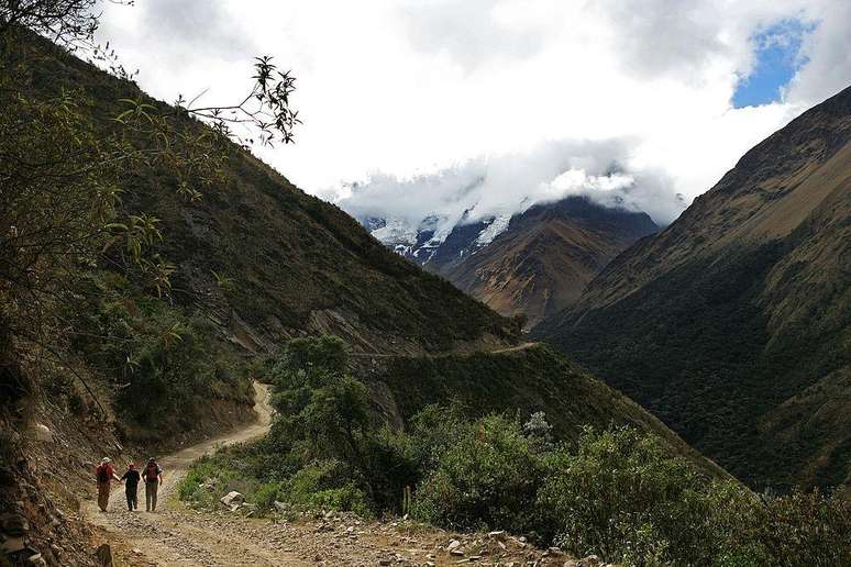 Trilha na regi&atilde;o de Cusco nos tempos atuais; acredita-se que ainda existam s&iacute;tios arqueol&oacute;gicos perdidos por ali