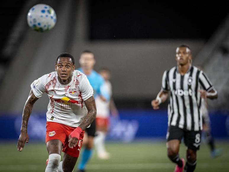 Wallace Yan durante partida do Botafogo pelo Campeonato Brasileiro &ndash;