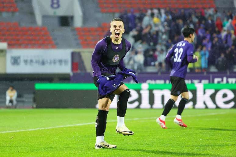 Brasileiro se isolou como maior goleador da hist&oacute;ria do Anyang &ndash;