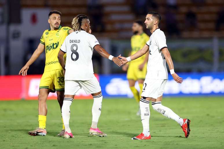 Ziyech, enfim, estreou pelo Botafogo &ndash;