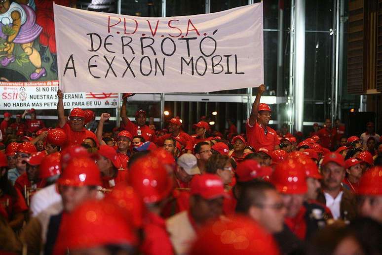 As nacionaliza&ccedil;&otilde;es feitas durante o governo de Hugo Ch&aacute;vez ainda pesam na decis&atilde;o das grandes petrol&iacute;feras sobre investir ou n&atilde;o na Venezuela