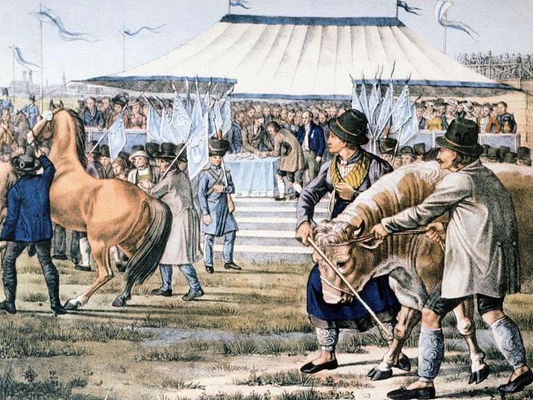 Apresenta&ccedil;&atilde;o de cavalos e gado na primeira edi&ccedil;&atilde;o da Oktoberfest, uma celebra&ccedil;&atilde;o muito diferente da atual