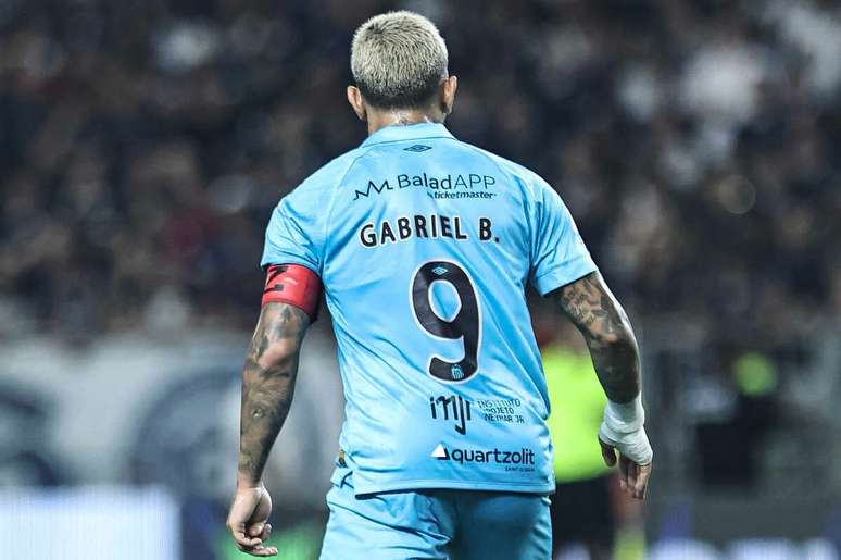Gabigol em a&ccedil;&atilde;o com a camisa do Santos no Mangueir&atilde;o &ndash;