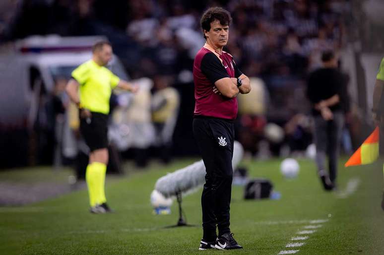 Fernando Diniz tem 48,4% de aproveitamento no comando do Corinthians &ndash;
