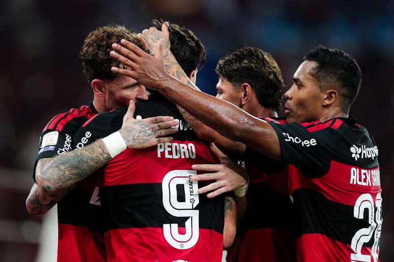 Flamengo soma seis vit&oacute;rias e um empate nos &uacute;ltimos sete jogos. L&iacute;der do Brasileiro e na semifinal da LIbertadores.