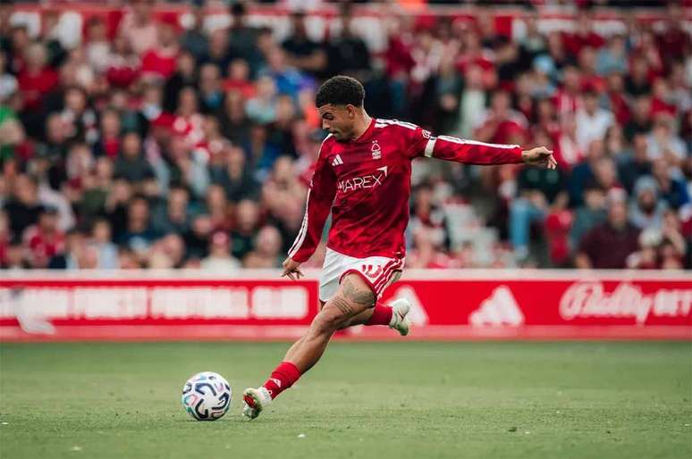 Gibbs-White deve se apresentar ao grupo da sele&ccedil;&atilde;o inglesa nesta ter&ccedil;a-feira (22) &ndash;