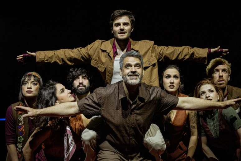 O time protagonista conta Bruno Garcia, Helo&iacute;sa P&eacute;riss&eacute; e Hugo Bon&egrave;mer (o jovem Marcelo), Ingrid Gaigher, Jo&atilde;o C&ocirc;rtes, Mateus Ribeiro, Matilla, Renan Mattos, Sabrina Korgut e Tuna Dwek.