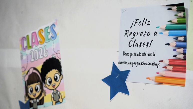 Parede no Col&eacute;gio Jo&atilde;o 23 em Catia La Mar, no Estado Venezuelano de La Guaira, em foto de 14 de setembro, data do rein&iacute;cio das aulas no pa&iacute;s
