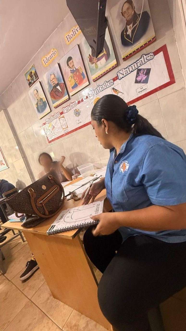 'Sempre quis ser professora, desde crian&ccedil;a', conta Madeleine (foto anterior aos terremotos)
