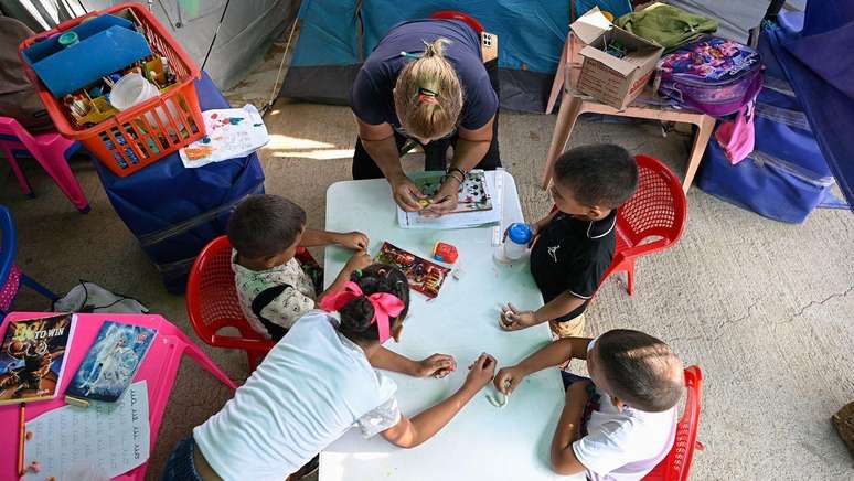 Tr&ecirc;s dias depois do duplo terremoto, o Unicef calculou em 680 mil o n&uacute;mero de crian&ccedil;as necessitadas de assist&ecirc;ncia humanit&aacute;ria