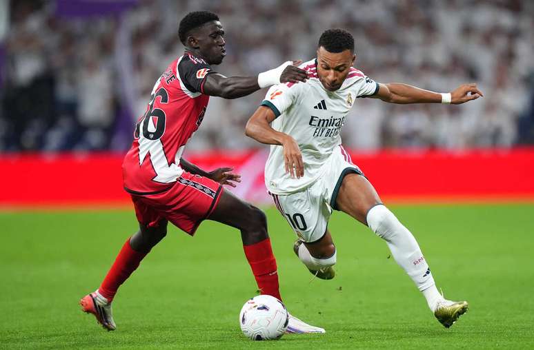 Mbapp&eacute; em a&ccedil;&atilde;o com a camisa do Real Madrid na temporada &ndash;