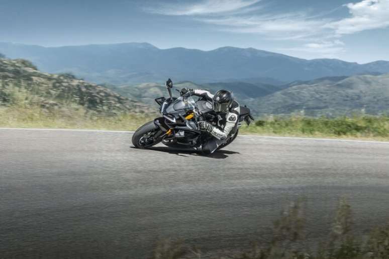 CFMoto 750 SR-S