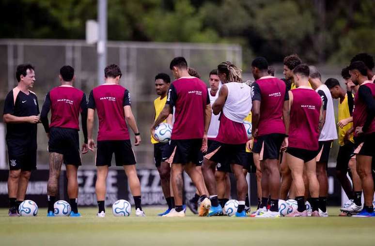 Tim&atilde;o deixa de pagar direitos de imagem referentes a setembro &ndash;