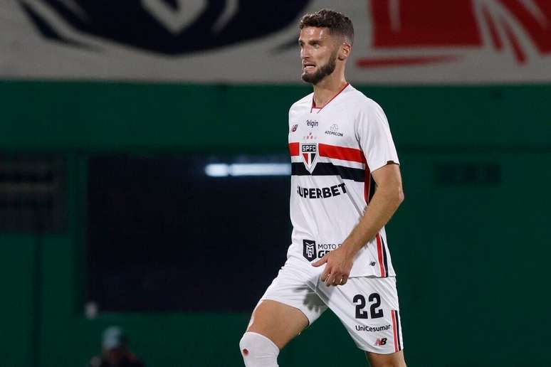 Zagueiro portugu&ecirc;s sofreu grave les&atilde;o contra o Internacional &ndash;