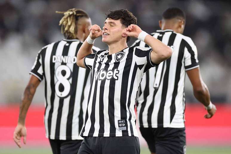 Botafogo &eacute; o clube com mais estrangeiros no futebol brasileiro &ndash;