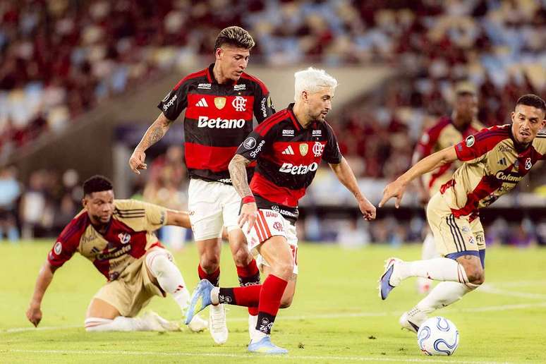 Arrascaeta &eacute; dos maiores &iacute;dolos da Hist&oacute;ria do Flamengo &ndash;