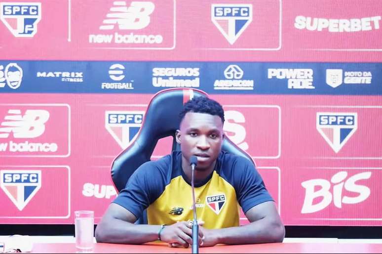 Lateral atuou apenas tr&ecirc;s vezes pelo S&atilde;o Paulo &ndash;