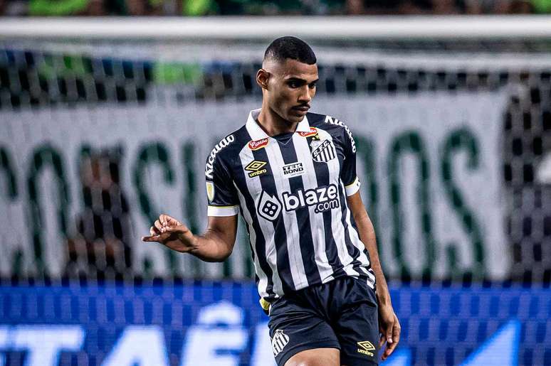 Joaquim em campo pelo Santos ap&oacute;s contrata&ccedil;&atilde;o &ndash;