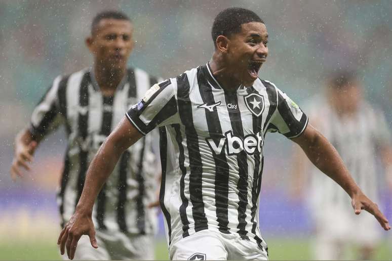 Huguinho marcou um gola&ccedil;o contra o Bahia &ndash;