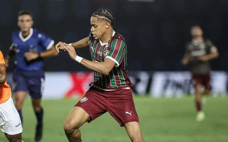 Matheus Reis rompeu ligamento cruzado do joelho justamente quando ganhava sequ&ecirc;ncia &ndash;