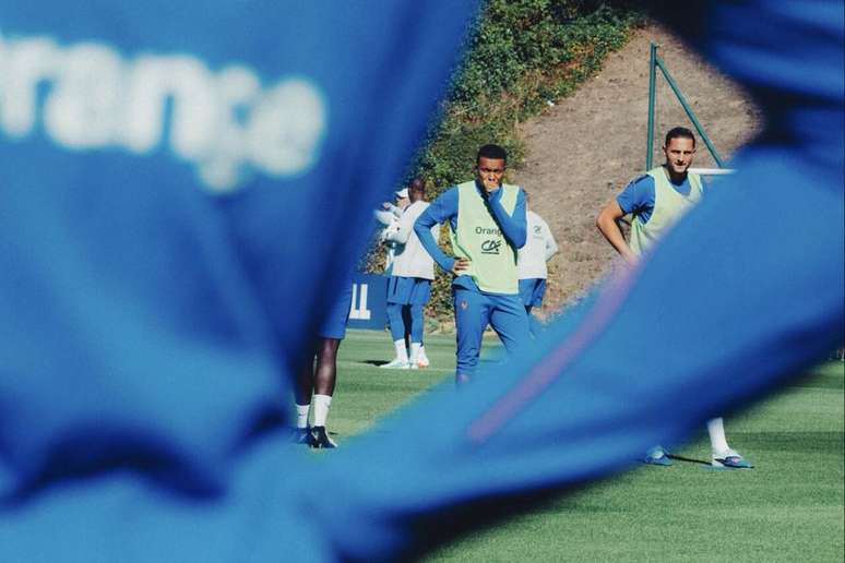 Mbapp&eacute; durante treinamento da sele&ccedil;&atilde;o francesa &ndash;