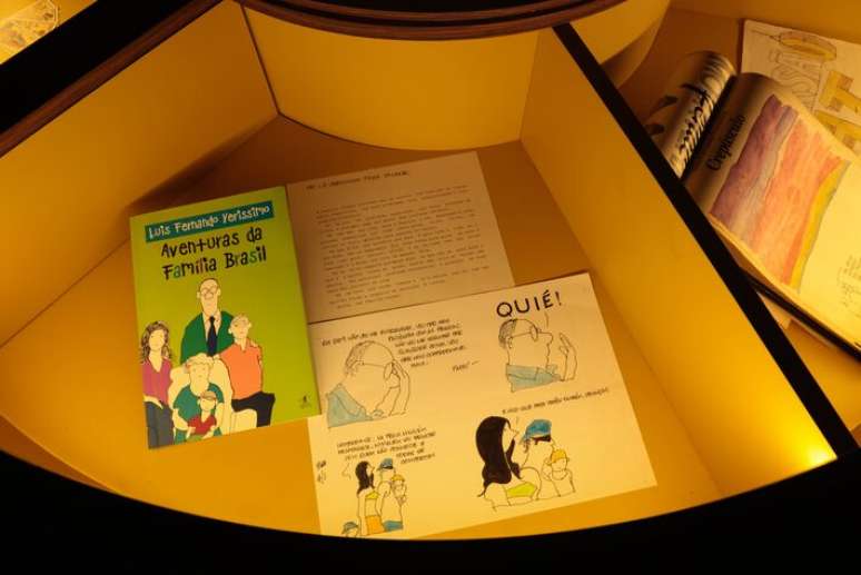 A mostra traz desenhos e textos originais de Verissimo