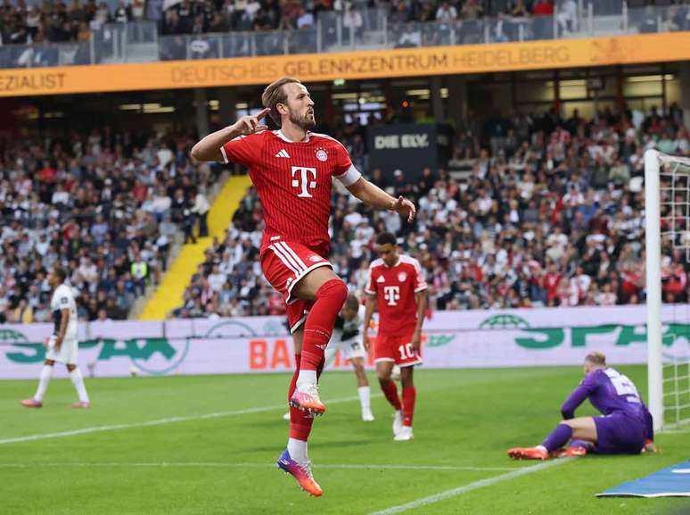 Por enquanto, Harry Kane segue comemorando gols no futebol normal &ndash;