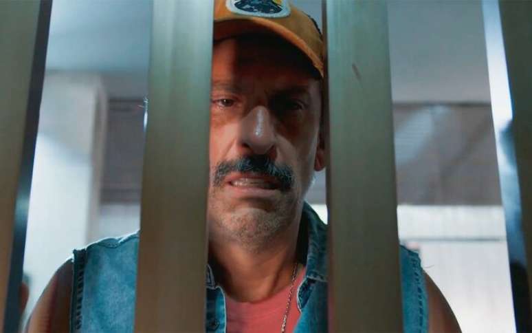 Milhem Cortaz interpreta Juarez em 'Por Voc&ecirc;', novela das sete da TV Globo