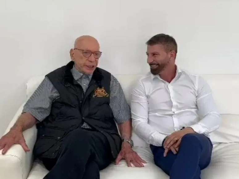 Jos&eacute; Roberto Lamacchia ao lado de Pedrinho, presidente do Vasco &ndash;