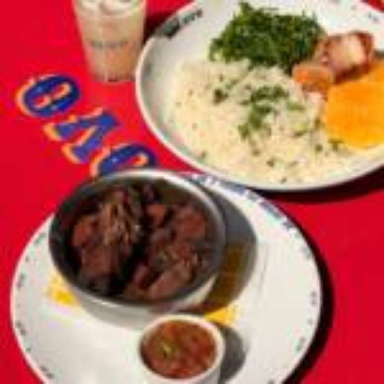 Feijoada completa, que d&aacute; direito a uma caipirinha coada (R$ 50,90)