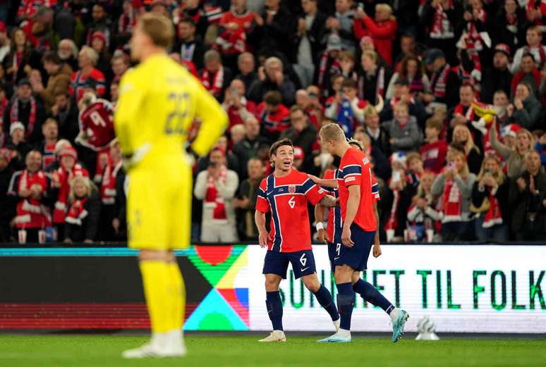 Haaland comemora o segundo gol marcado na vit&oacute;ria sobre a Noruega &ndash;