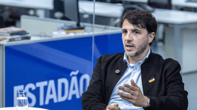 The Economist diz que Renan Santos é um 'libertário combativo', que defende reformas estruturais profundas